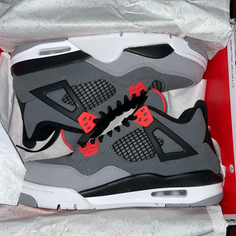 Jordan 4 Infared - Picture 2 of 12